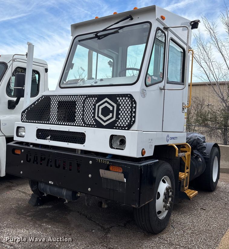 image for item EY9997 2017 Capacity TJ5000 yard truck