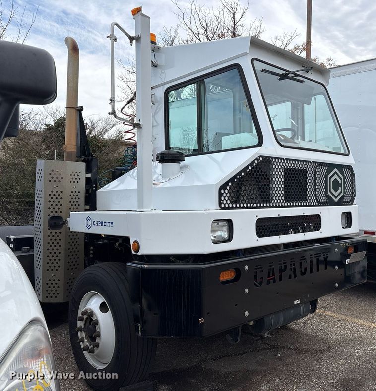 image for item EY9997 2017 Capacity TJ5000 yard truck