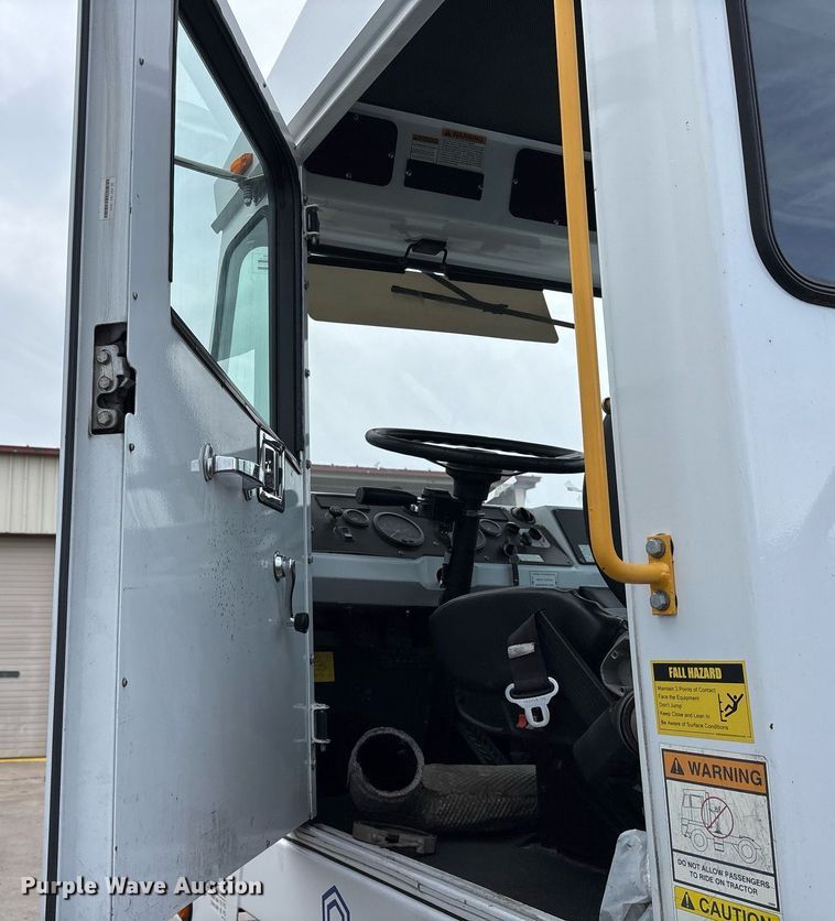 image for item EY9997 2017 Capacity TJ5000 yard truck