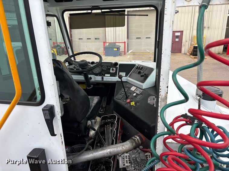 image for item EY9997 2017 Capacity TJ5000 yard truck