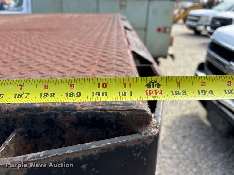 image for item EY9998 1994 International 4600 flatbed truck