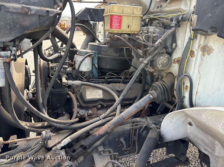 image for item EY9998 1994 International 4600 flatbed truck