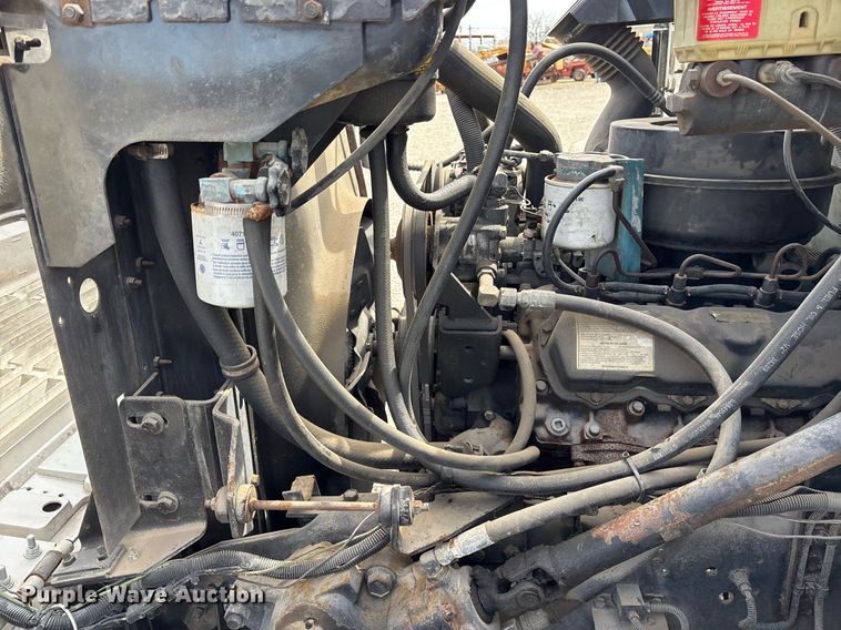 image for item EY9998 1994 International 4600 flatbed truck