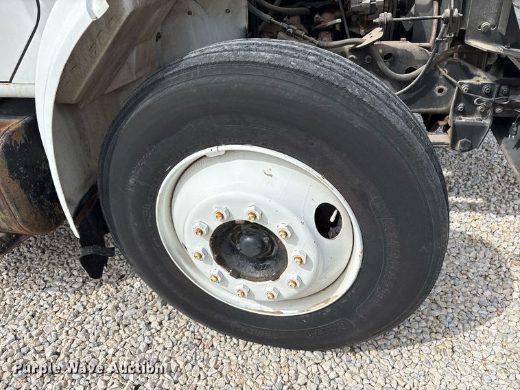 image for item EY9998 1994 International 4600 flatbed truck