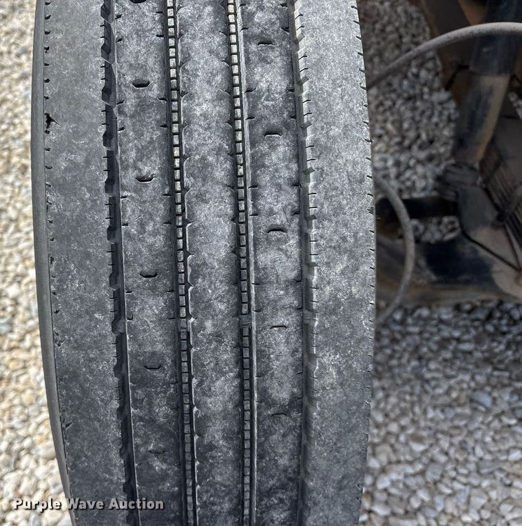 image for item EY9998 1994 International 4600 flatbed truck