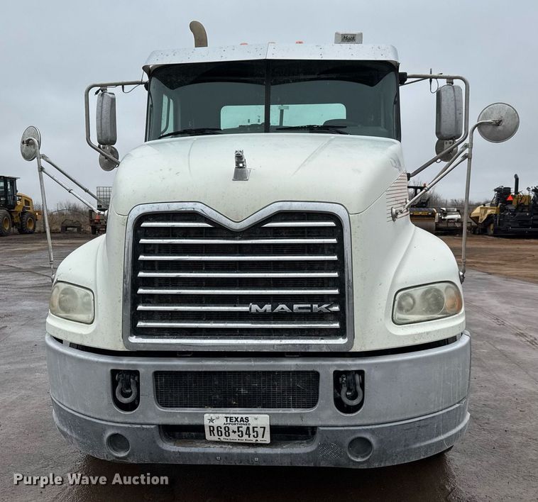 image for item LH9490 2017 Mack CXU613T semi truck