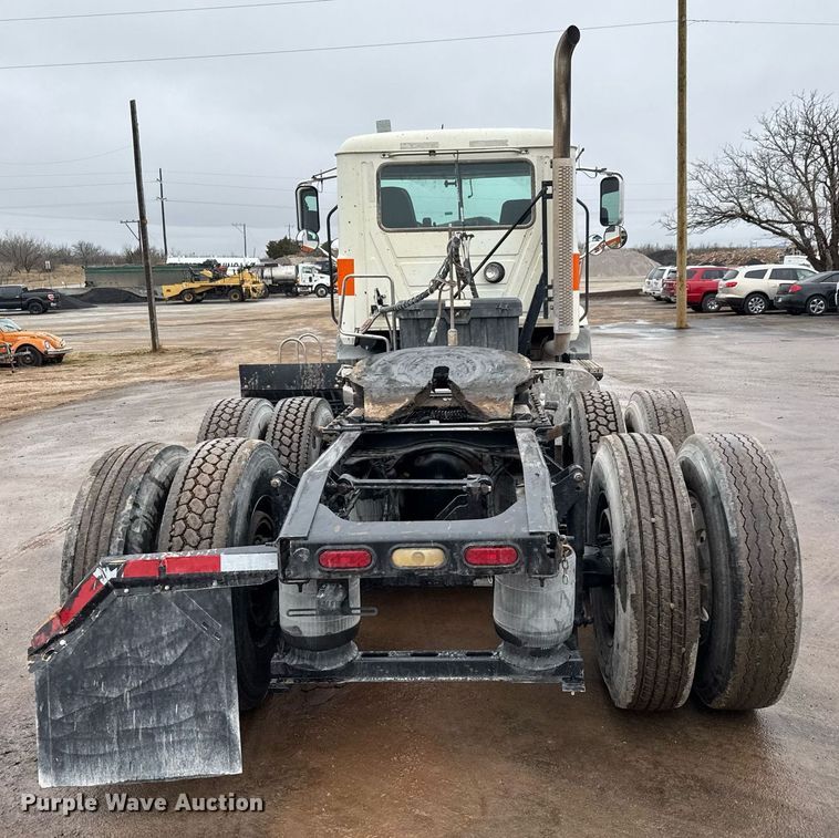 image for item LH9490 2017 Mack CXU613T semi truck