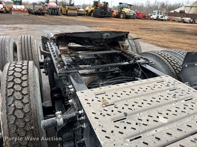 image for item LH9490 2017 Mack CXU613T semi truck