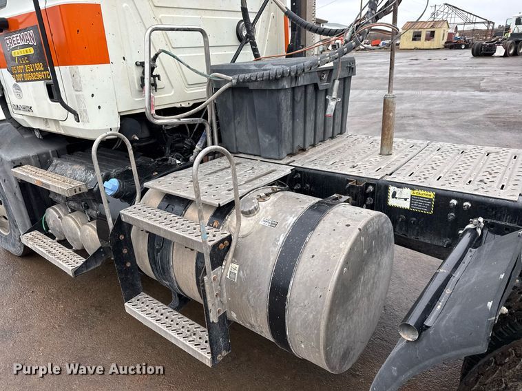 image for item LH9490 2017 Mack CXU613T semi truck