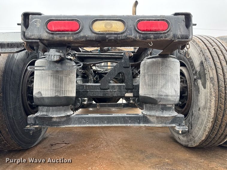 image for item LH9490 2017 Mack CXU613T semi truck