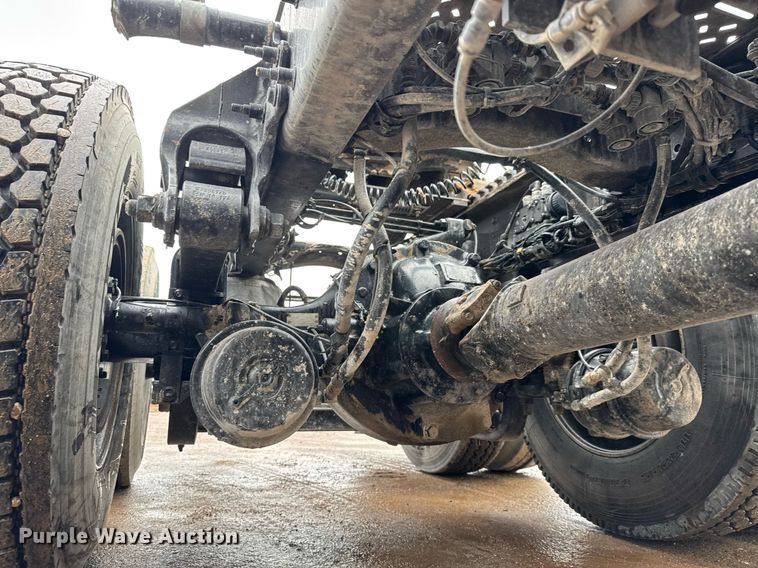 image for item LH9490 2017 Mack CXU613T semi truck