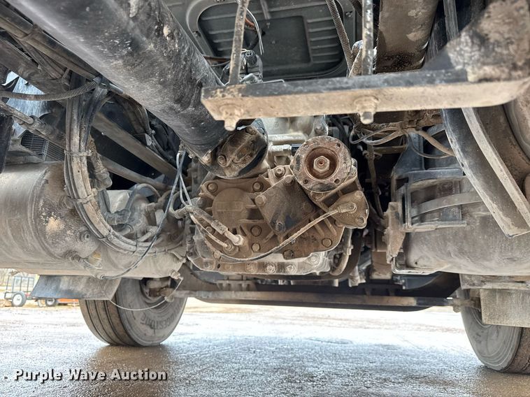 image for item LH9490 2017 Mack CXU613T semi truck