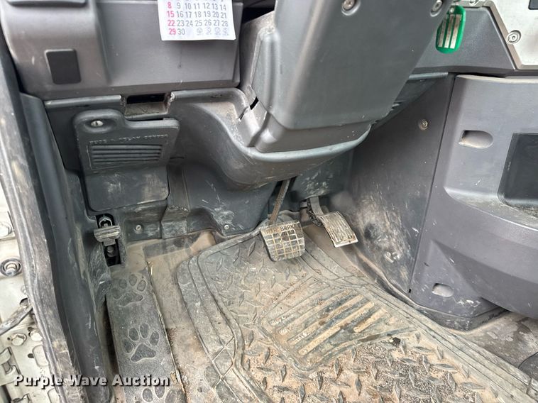 image for item LH9490 2017 Mack CXU613T semi truck