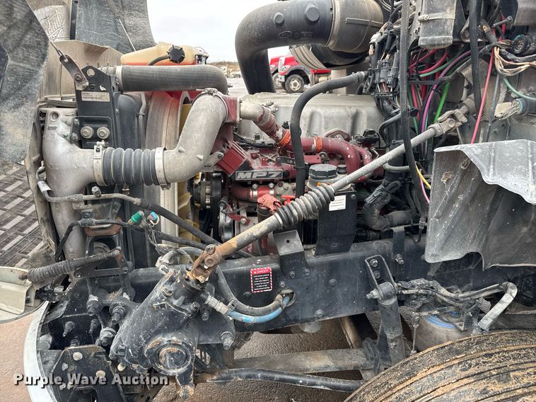 image for item LH9490 2017 Mack CXU613T semi truck