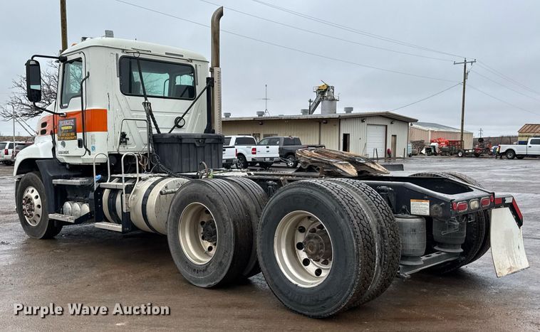 image for item LH9491 2017 Mack CXU613 semi truck