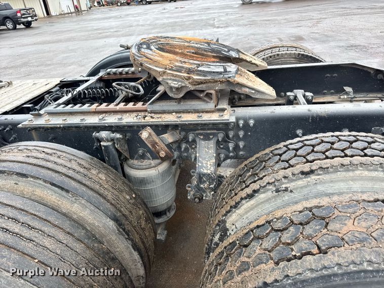 image for item LH9491 2017 Mack CXU613 semi truck