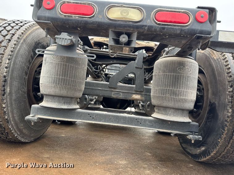 image for item LH9491 2017 Mack CXU613 semi truck