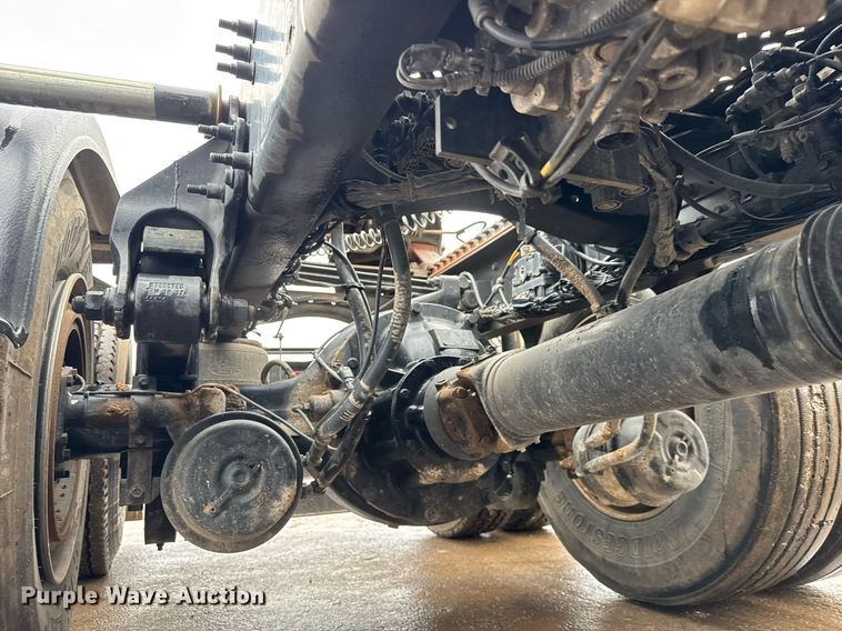 image for item LH9491 2017 Mack CXU613 semi truck