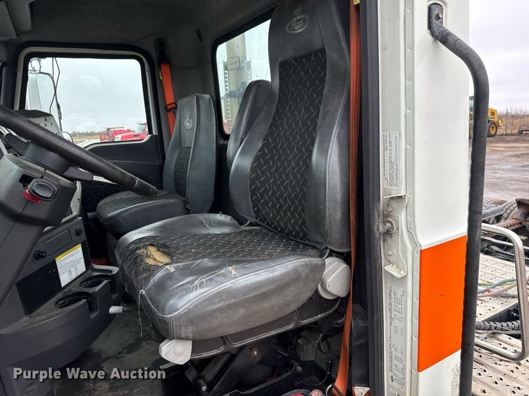 image for item LH9491 2017 Mack CXU613 semi truck