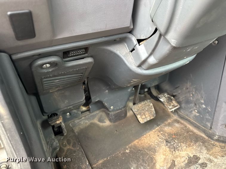 image for item LH9491 2017 Mack CXU613 semi truck