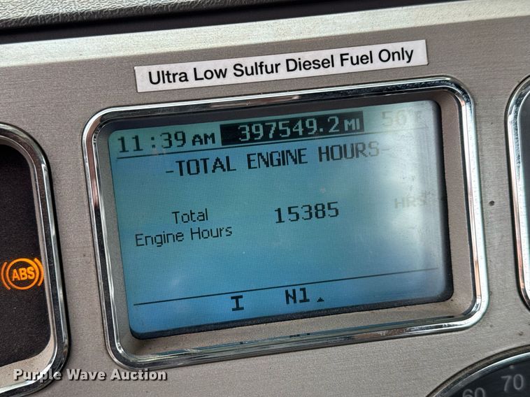 image for item LH9491 2017 Mack CXU613 semi truck