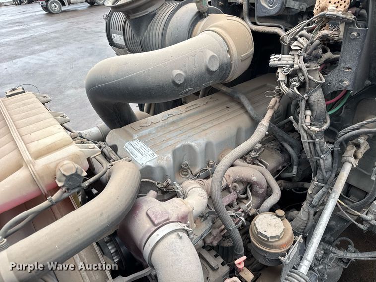 image for item LH9491 2017 Mack CXU613 semi truck