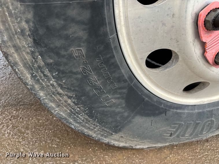 image for item LH9491 2017 Mack CXU613 semi truck