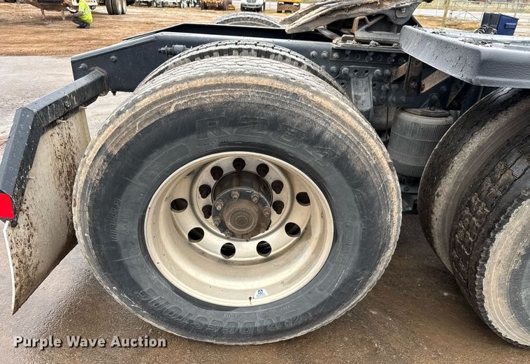 image for item LH9491 2017 Mack CXU613 semi truck