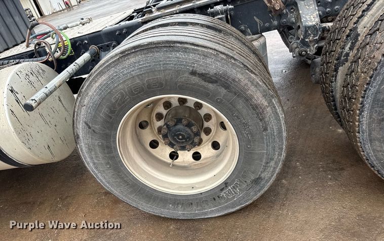 image for item LH9491 2017 Mack CXU613 semi truck