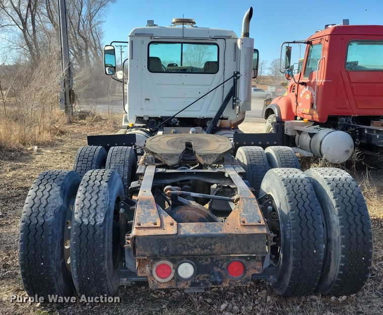 image for item NB9808 2006 Mack Vision semi truck