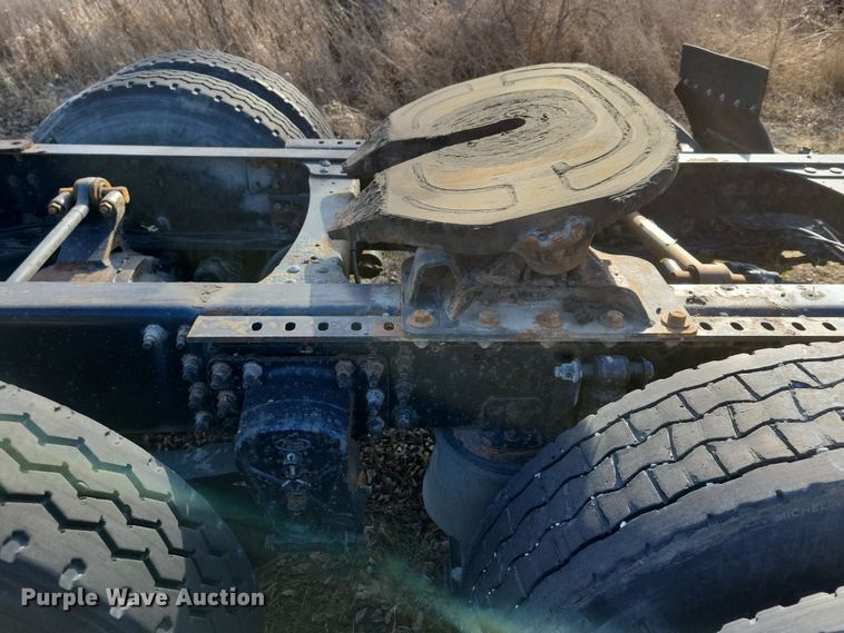 image for item NB9808 2006 Mack Vision semi truck