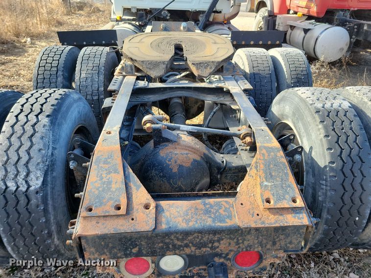 image for item NB9808 2006 Mack Vision semi truck