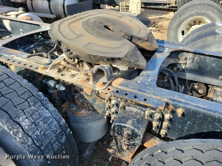 image for item NB9808 2006 Mack Vision semi truck