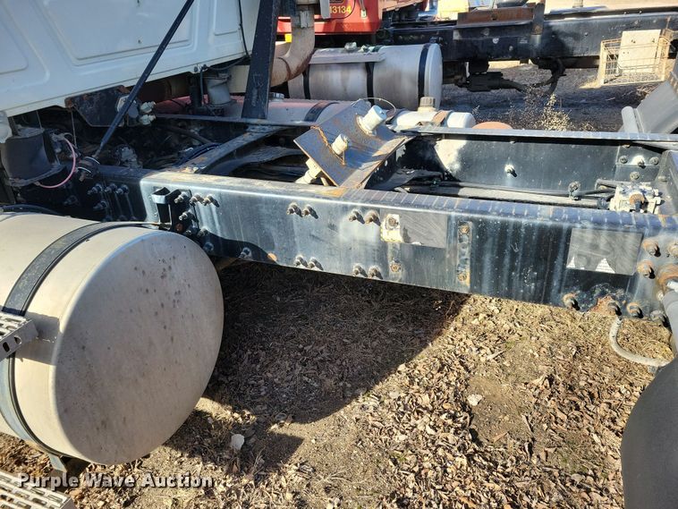 image for item NB9808 2006 Mack Vision semi truck