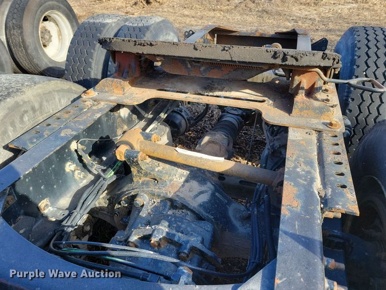 image for item NB9808 2006 Mack Vision semi truck