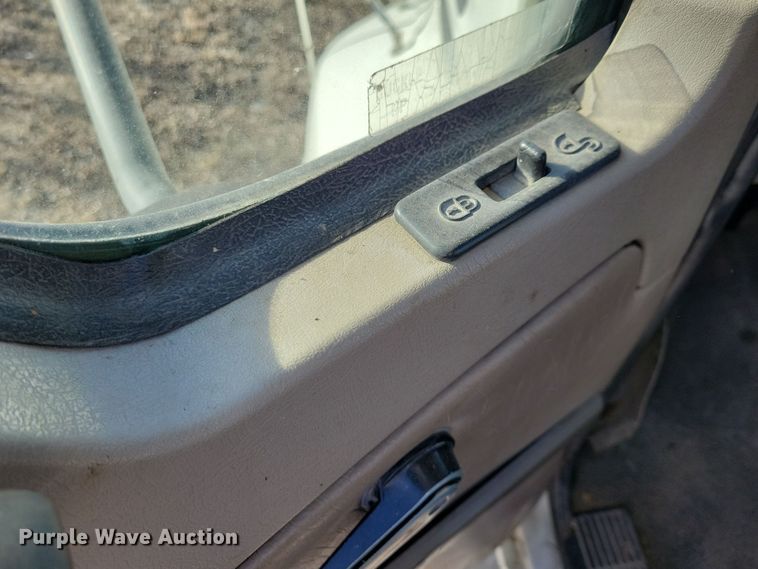 image for item NB9808 2006 Mack Vision semi truck