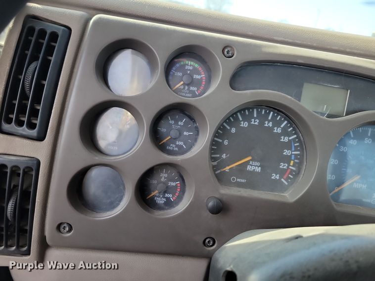 image for item NB9808 2006 Mack Vision semi truck