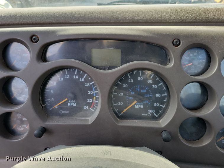 image for item NB9808 2006 Mack Vision semi truck