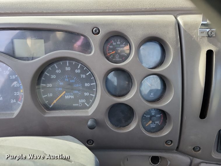 image for item NB9808 2006 Mack Vision semi truck