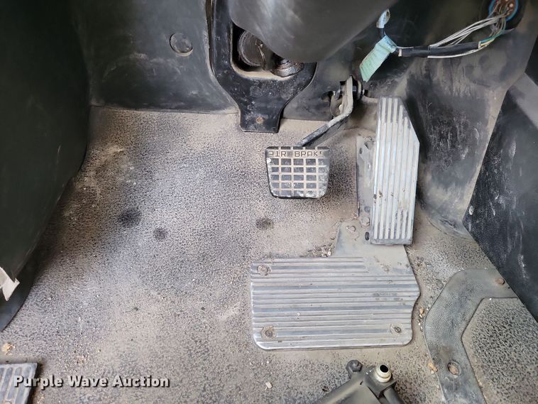 image for item NB9808 2006 Mack Vision semi truck