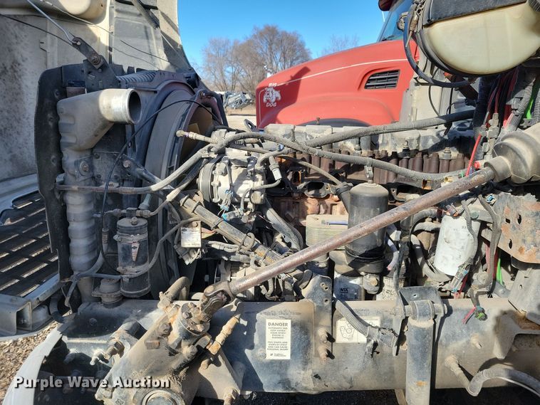 image for item NB9808 2006 Mack Vision semi truck