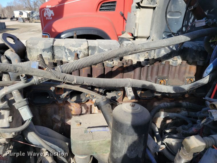 image for item NB9808 2006 Mack Vision semi truck