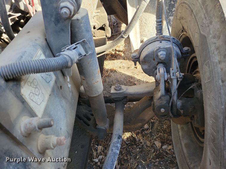 image for item NB9808 2006 Mack Vision semi truck