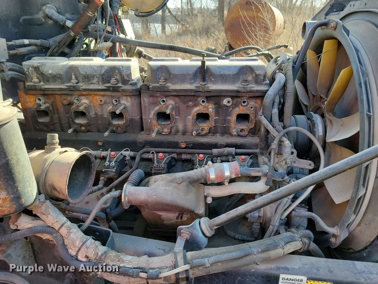 image for item NB9808 2006 Mack Vision semi truck