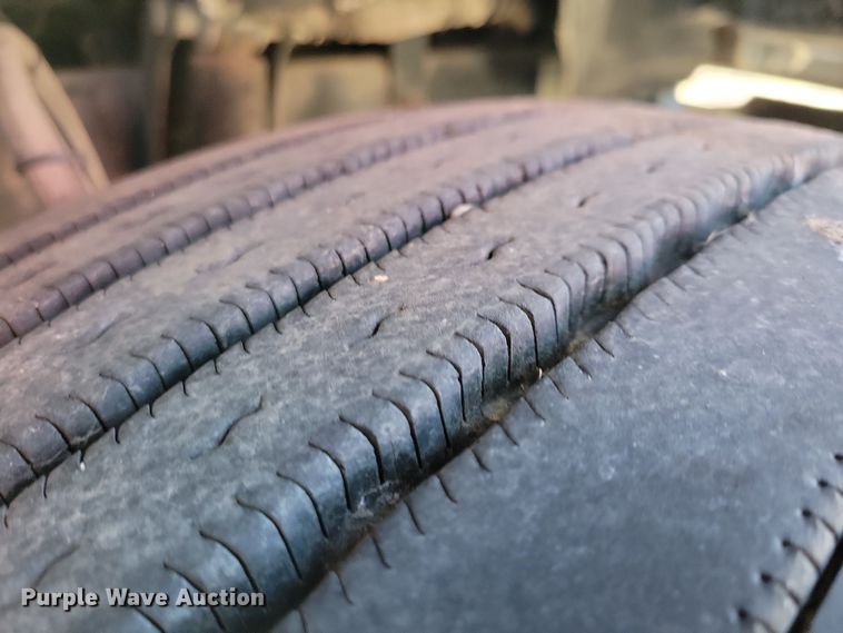 image for item NB9808 2006 Mack Vision semi truck