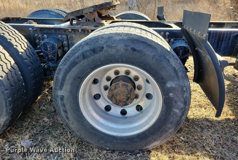 image for item NB9808 2006 Mack Vision semi truck