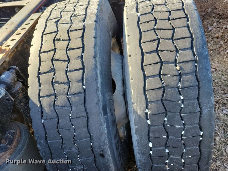 image for item NB9808 2006 Mack Vision semi truck