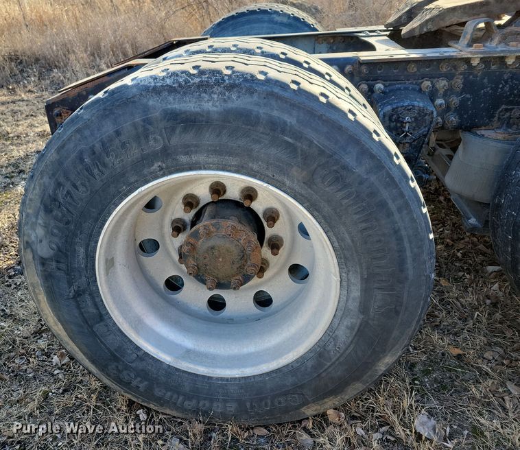 image for item NB9808 2006 Mack Vision semi truck