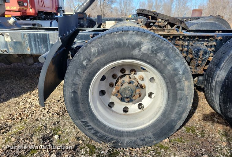 image for item NB9808 2006 Mack Vision semi truck