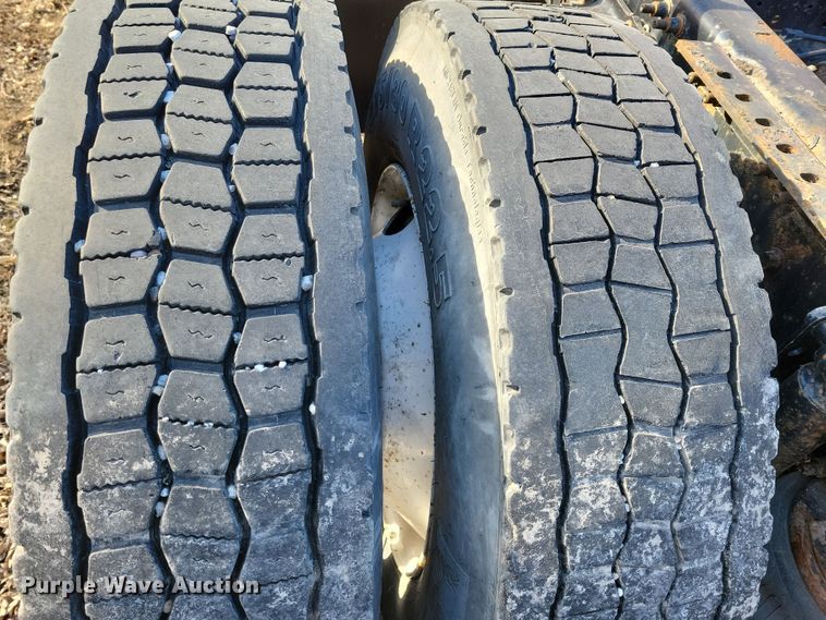 image for item NB9808 2006 Mack Vision semi truck